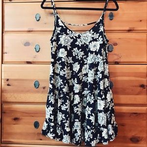 Brandy Melville flowy dress